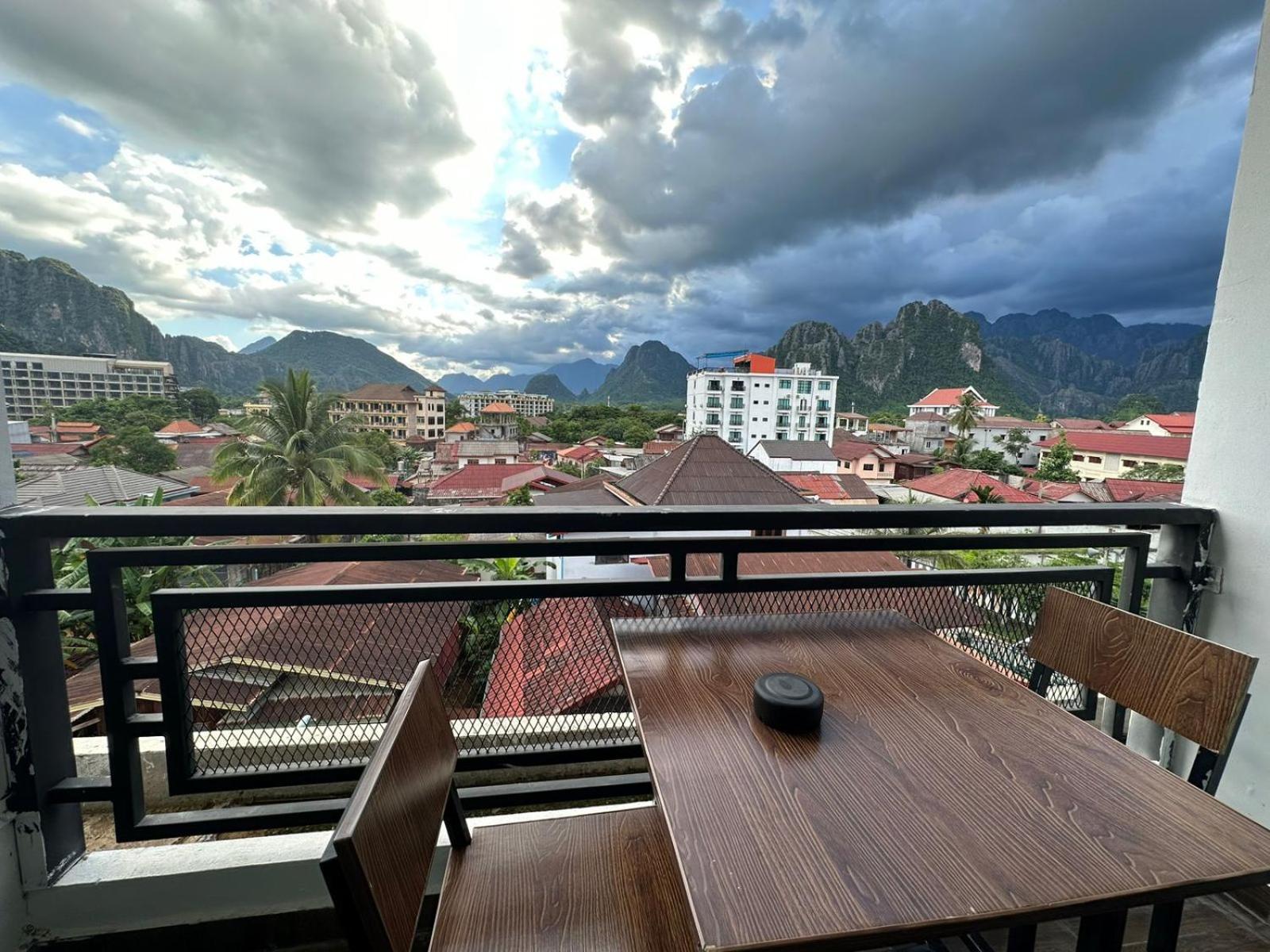 Vang Vieng Topview Hotel Exterior photo