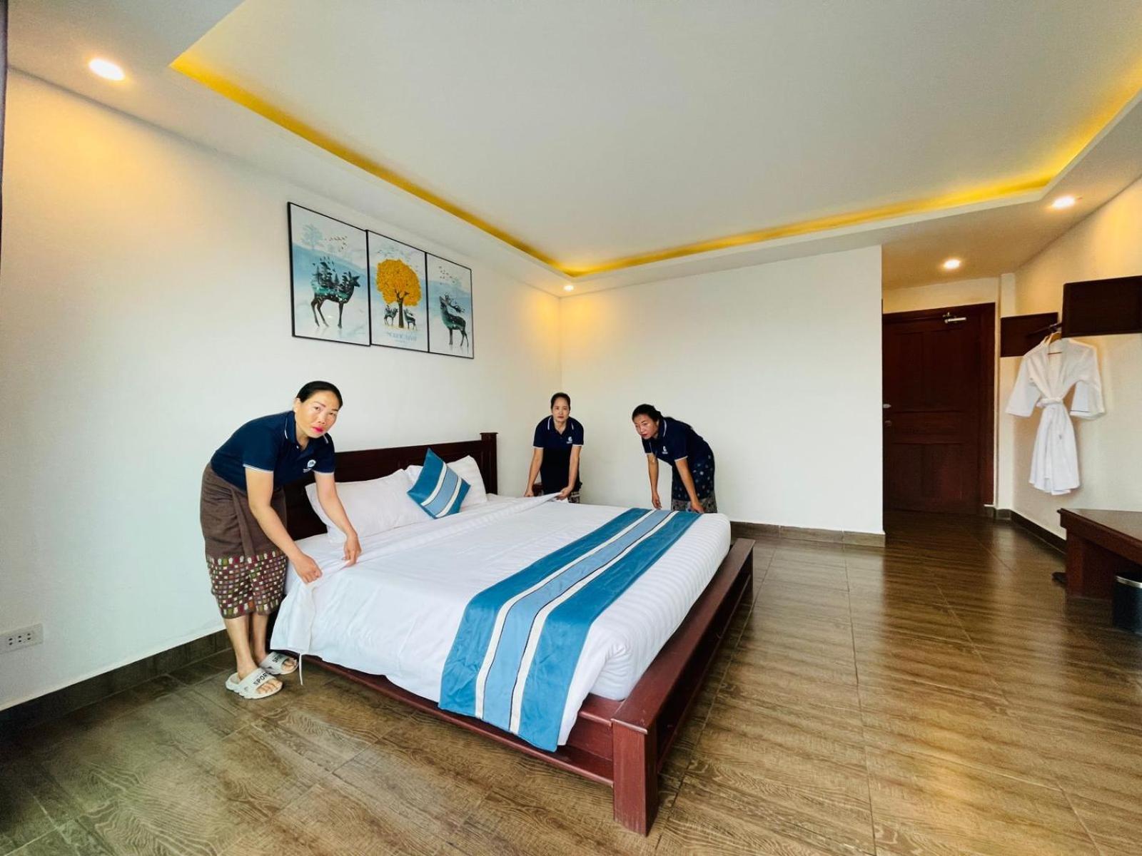 Vang Vieng Topview Hotel Exterior photo